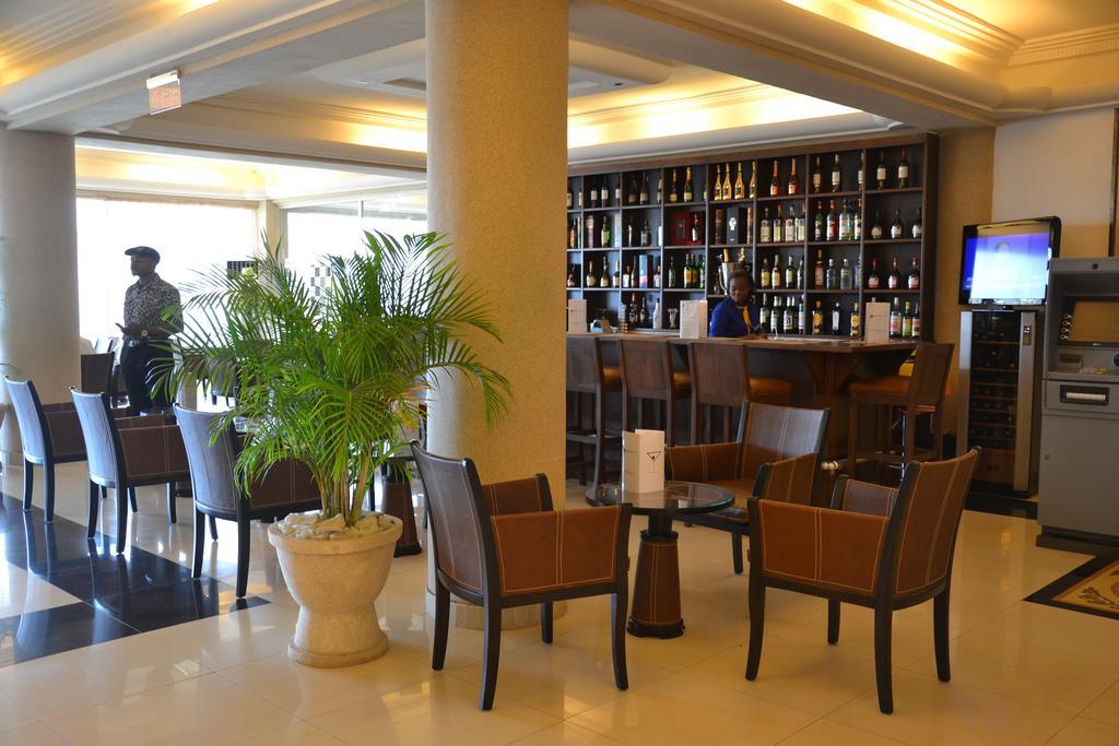 Nobila Airport Hotel Cotonou Buitenkant foto