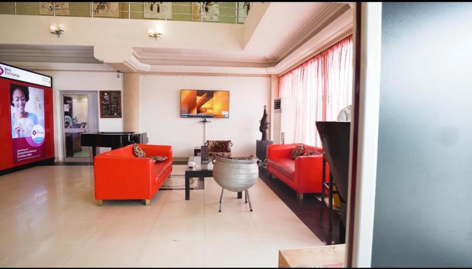 Nobila Airport Hotel Cotonou Buitenkant foto