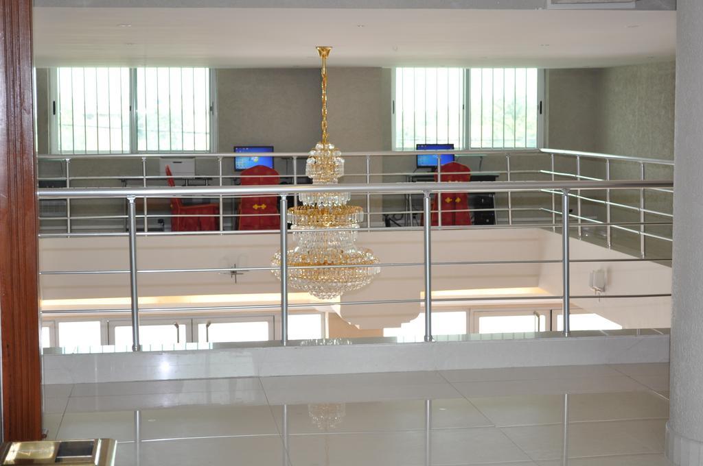 Nobila Airport Hotel Cotonou Buitenkant foto