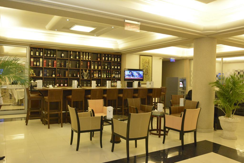 Nobila Airport Hotel Cotonou Buitenkant foto