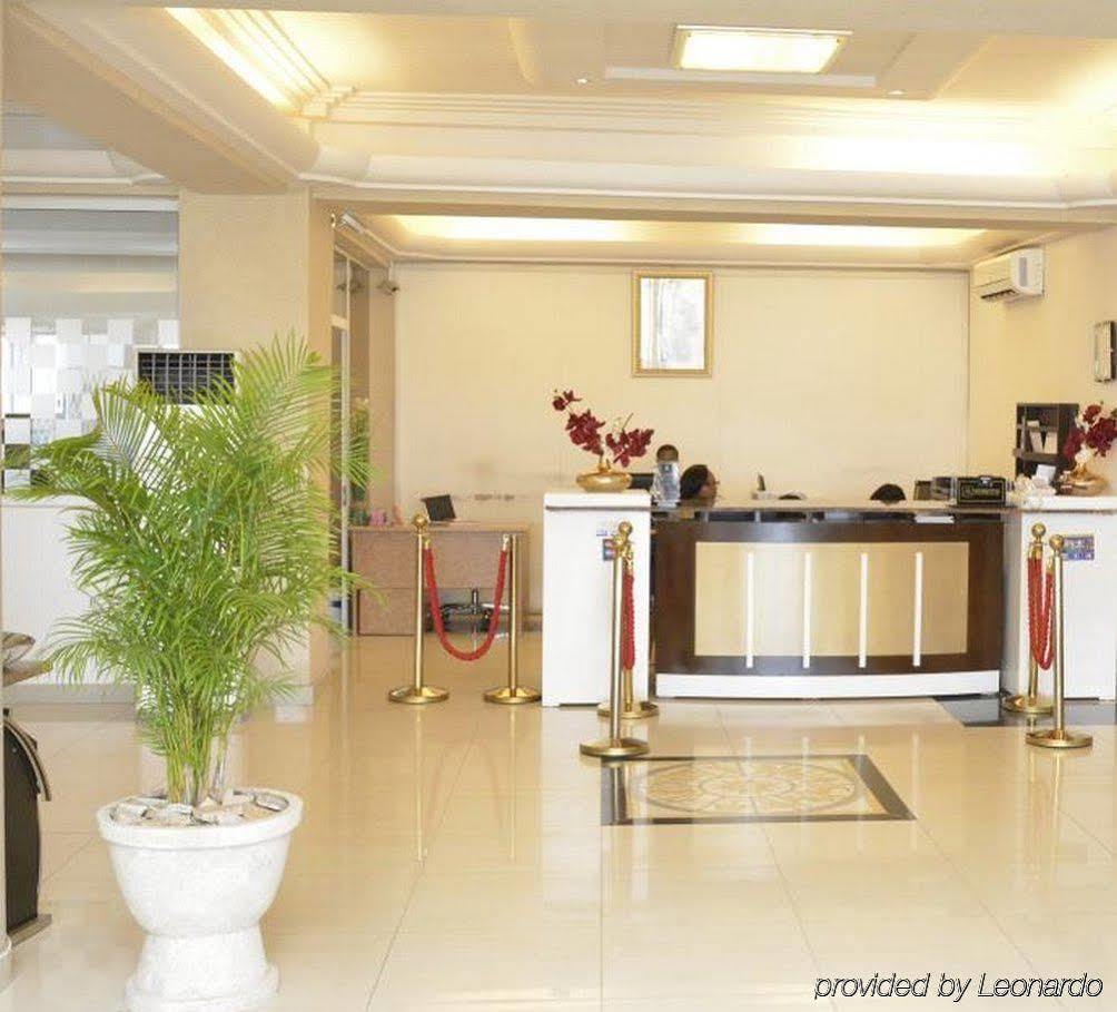 Nobila Airport Hotel Cotonou Buitenkant foto