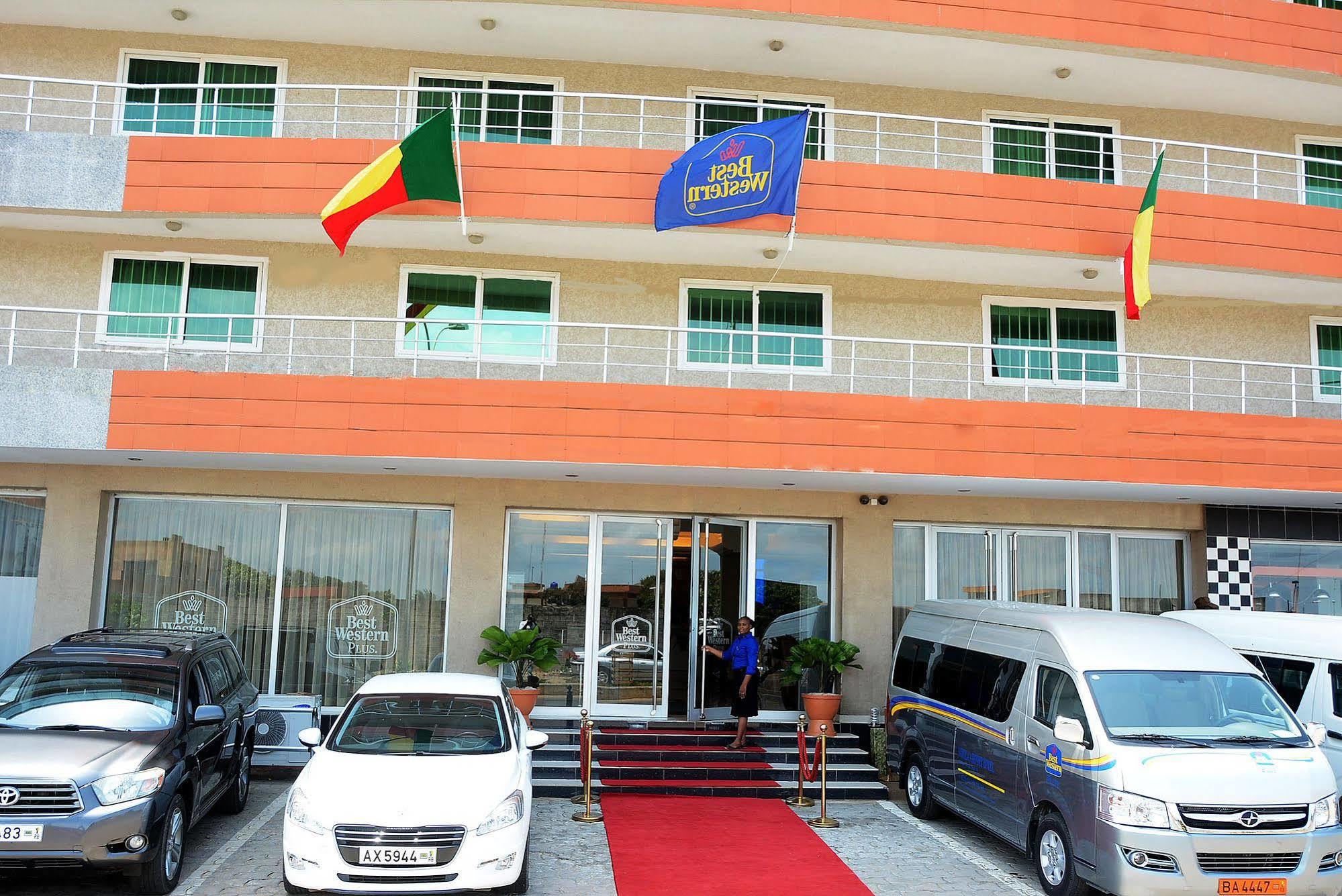 Nobila Airport Hotel Cotonou Buitenkant foto