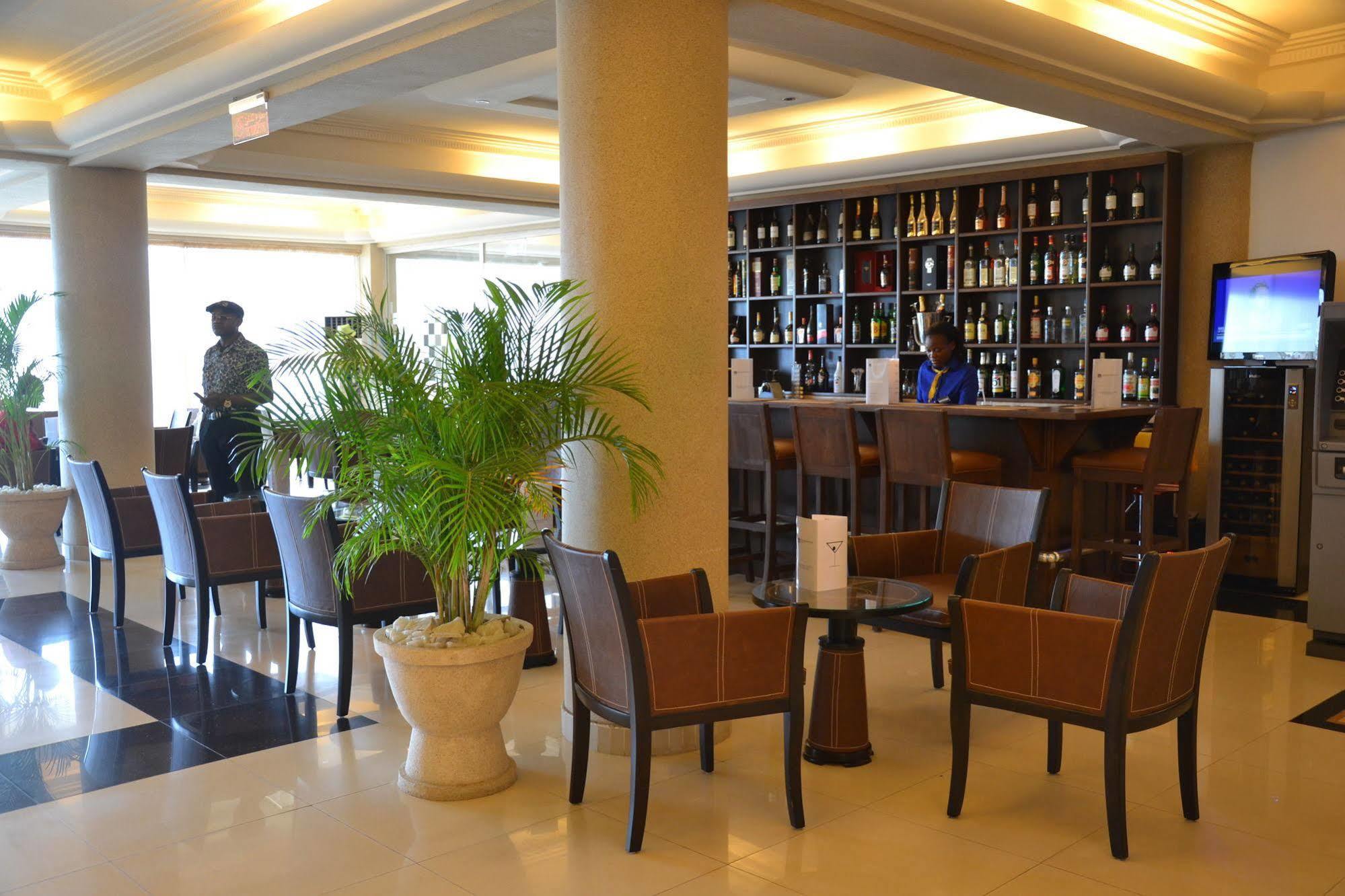 Nobila Airport Hotel Cotonou Buitenkant foto